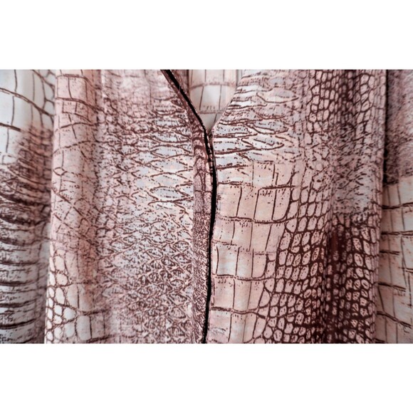 Jennifer Lopez JLO Sz 1X Abstract Alligator /Animal Print Boho Blouse Flowy Top - Picture 4 of 9